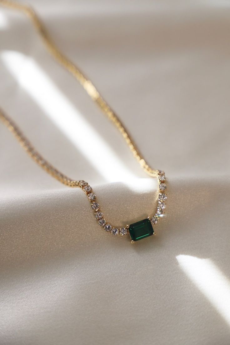 Blossom Curve Diamond Necklace